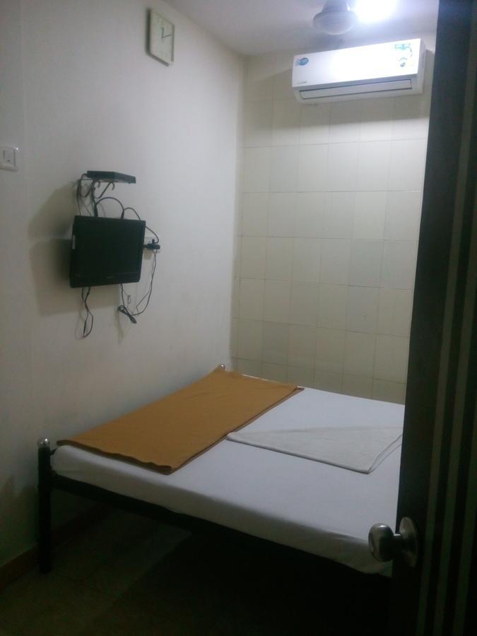 Hotel Saim Palace Mumbai Eksteriør bilde